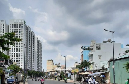 Bán đất mặt tiền  tiện xây Building, showroom ô tô, thổ cư, giá 200 tỷ + xx tỷ